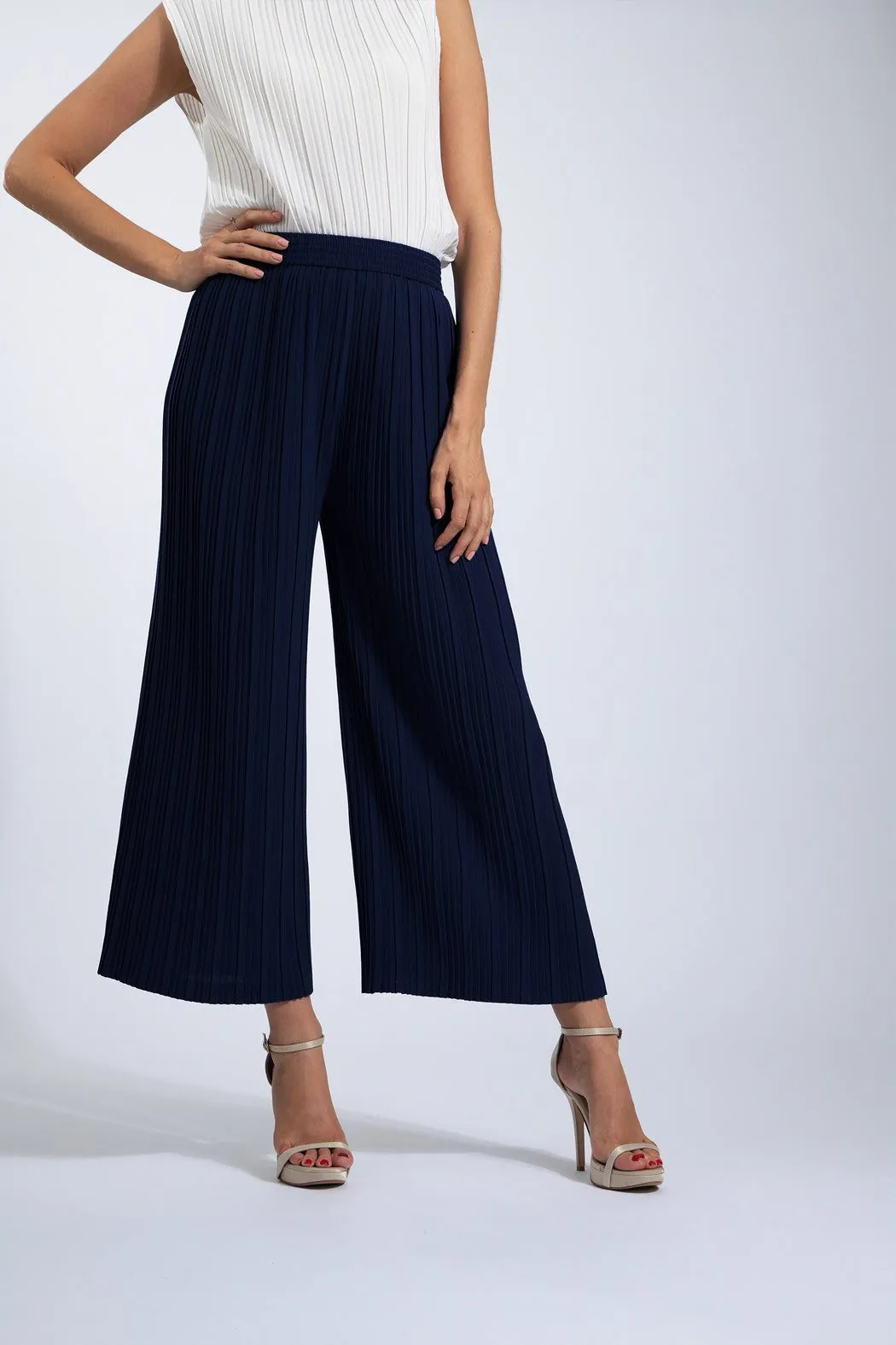 Andrea Small Pleat Straight Cut Pants (Matte Fabric)