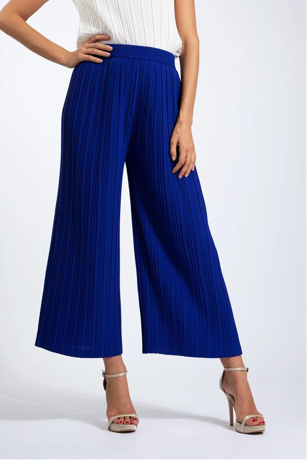 Andrea Small Pleat Straight Cut Pants (Matte Fabric)