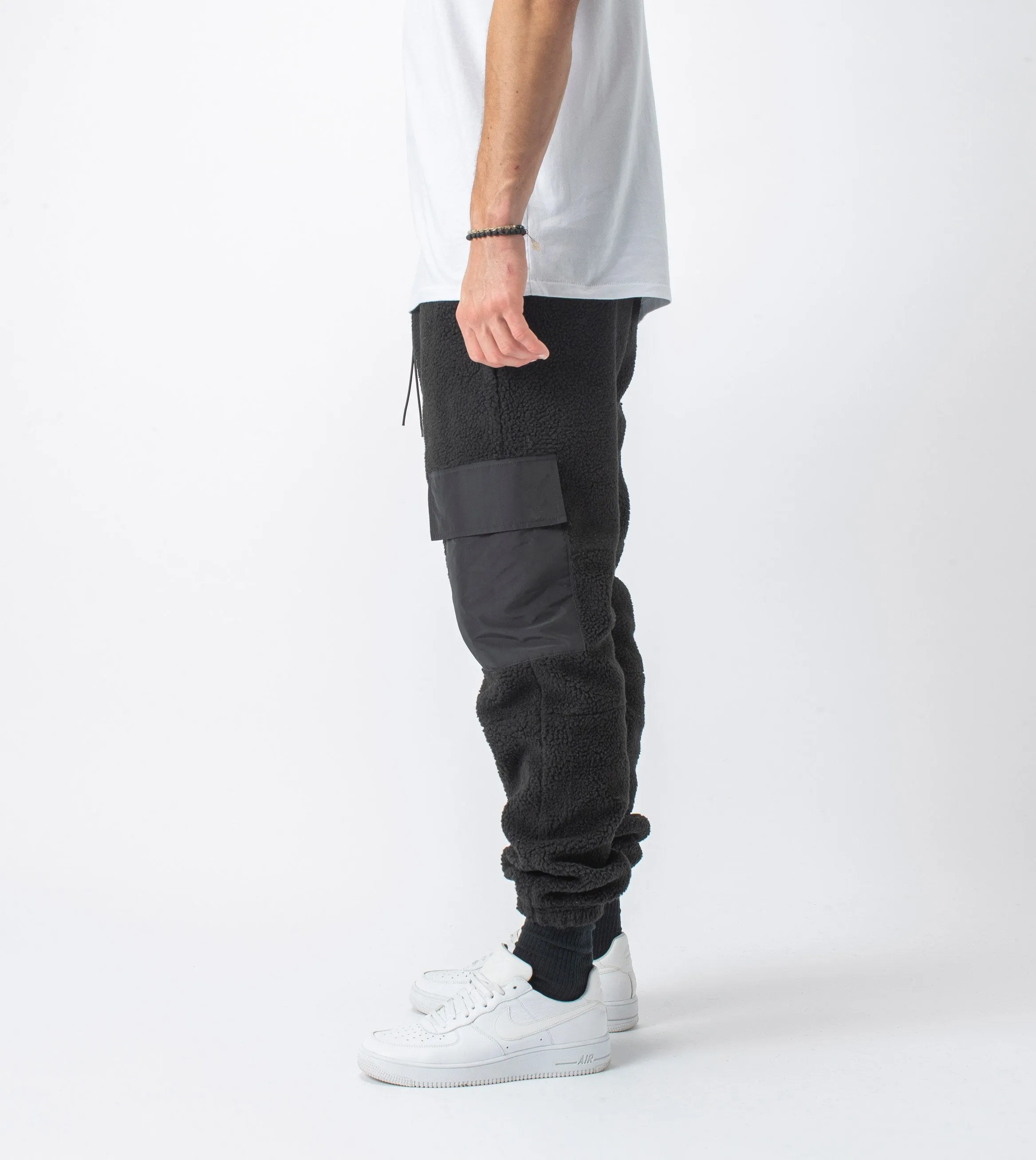 Jumpa Cargo Shearling Fleece Jogger Black