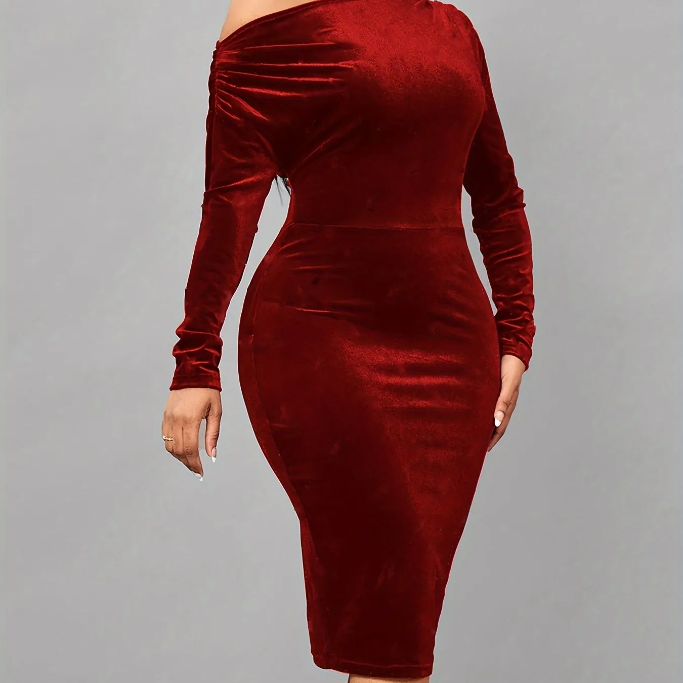 Plus Size Solid Ruched Bodycon Dress, Elegant Cold Shoulder Long Sleeve Dress, Women's Plus Size Clothing