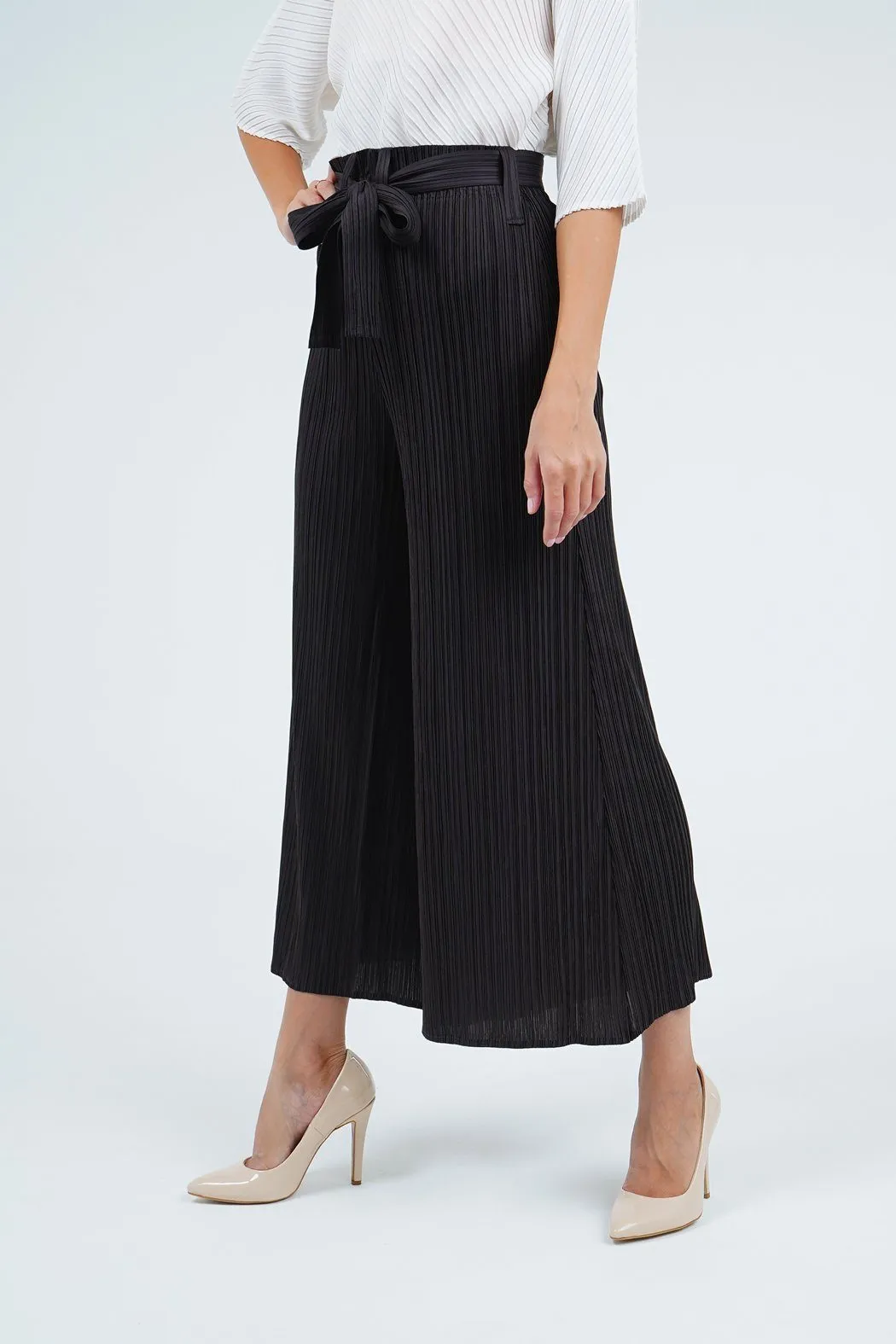 Prisca Wide-Leg Pants With Pleated Belt